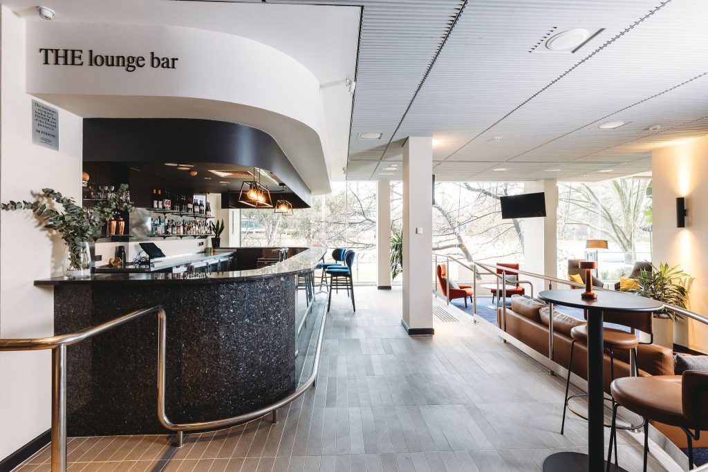 THE Lounge Bar