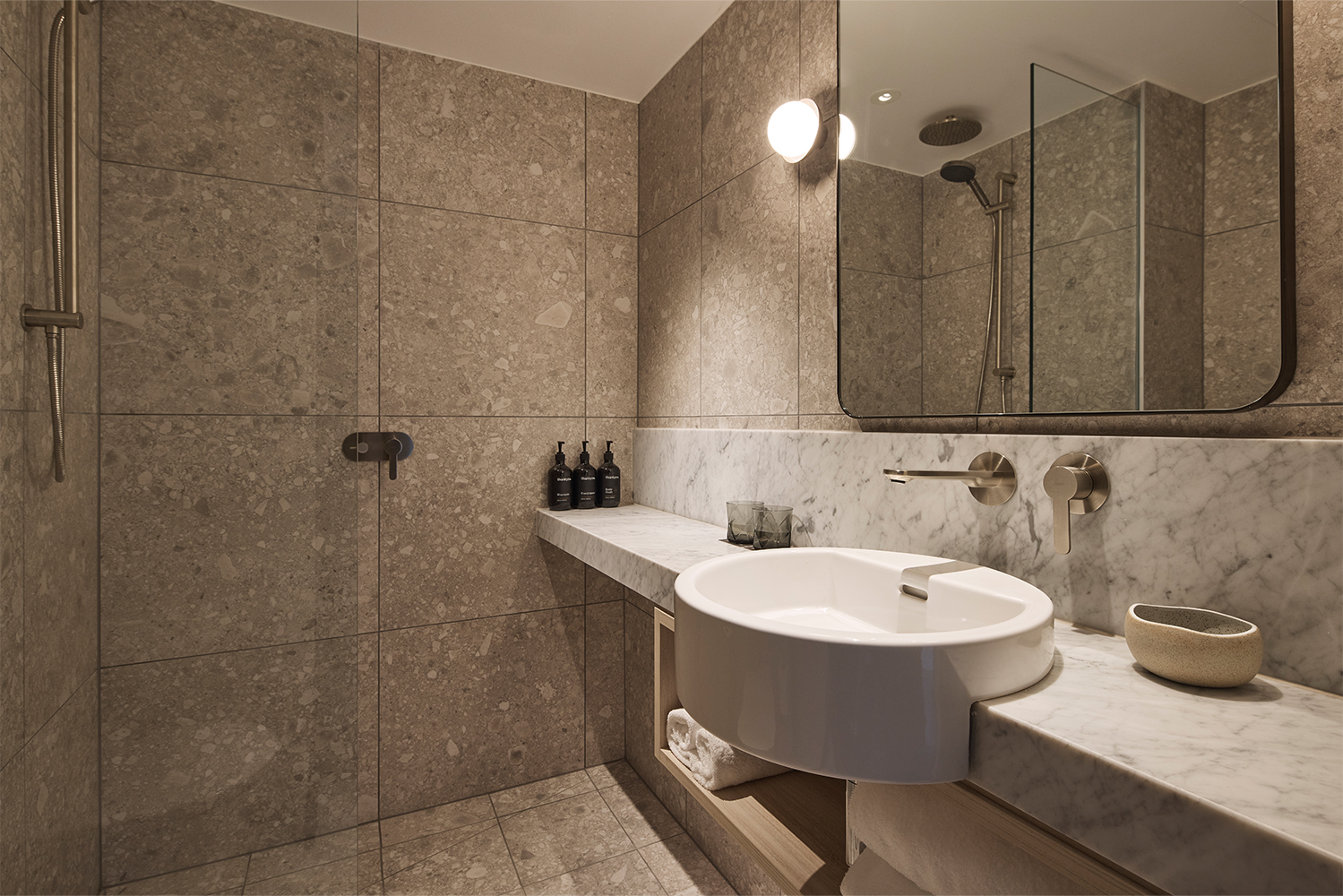 Rydges King Room_Bathroom