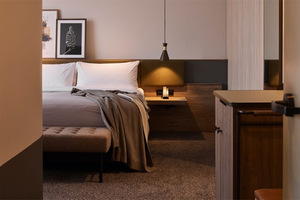 Rydges Melbourne Hotel_Corner King Room