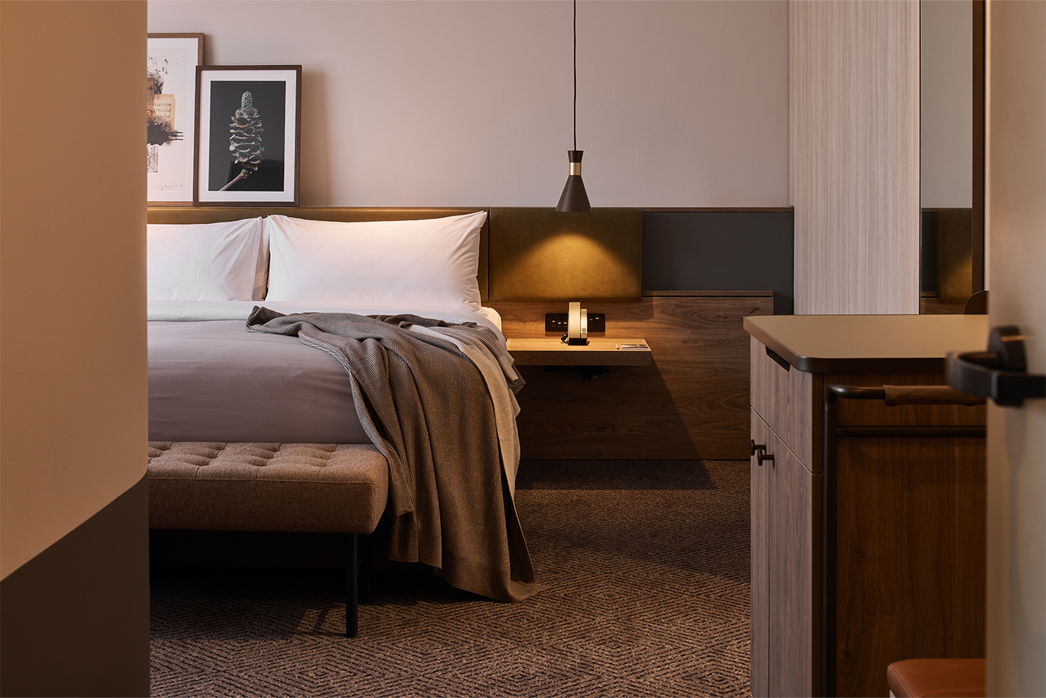 Rydges Melbourne Hotel_Corner King Room