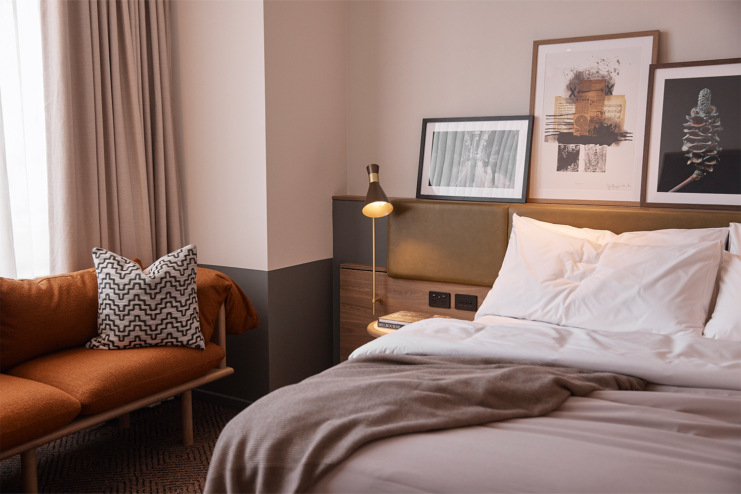 Rydges Melbourne Hotel_Corner King Room