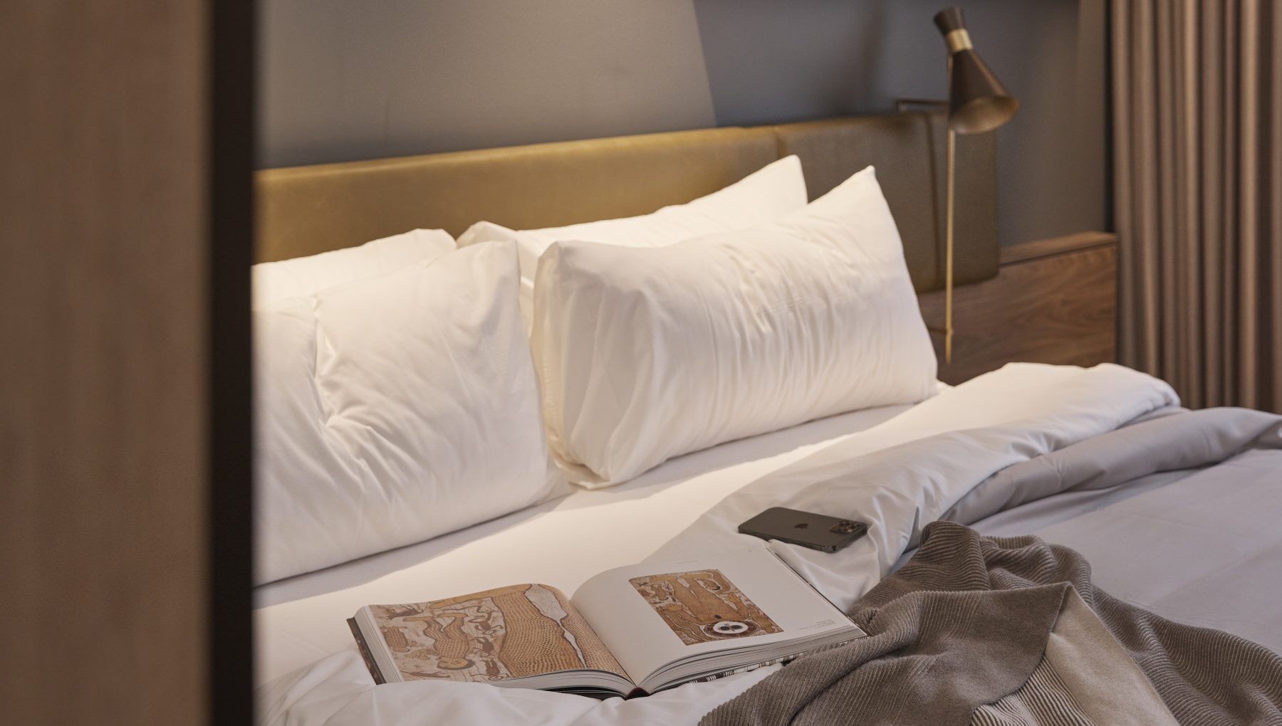 Rydges Melbourne Hotel_Rydges Deluxe King Room