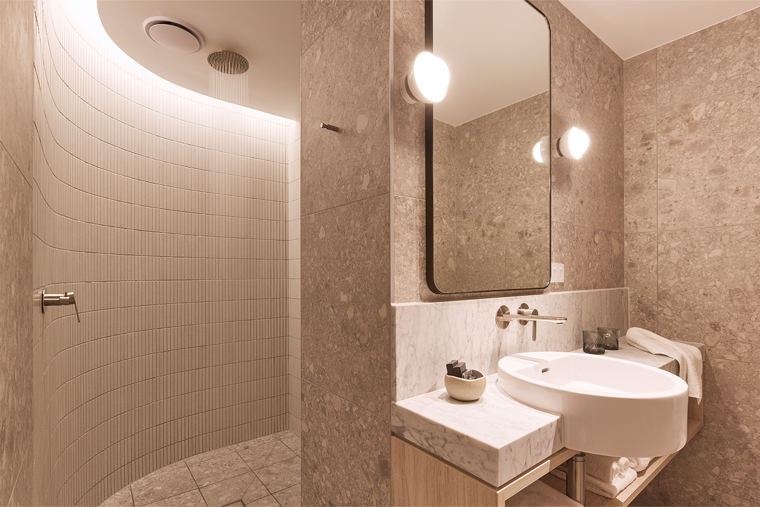Rydges Melbourne Hotel_Superior King Room_Bathroom