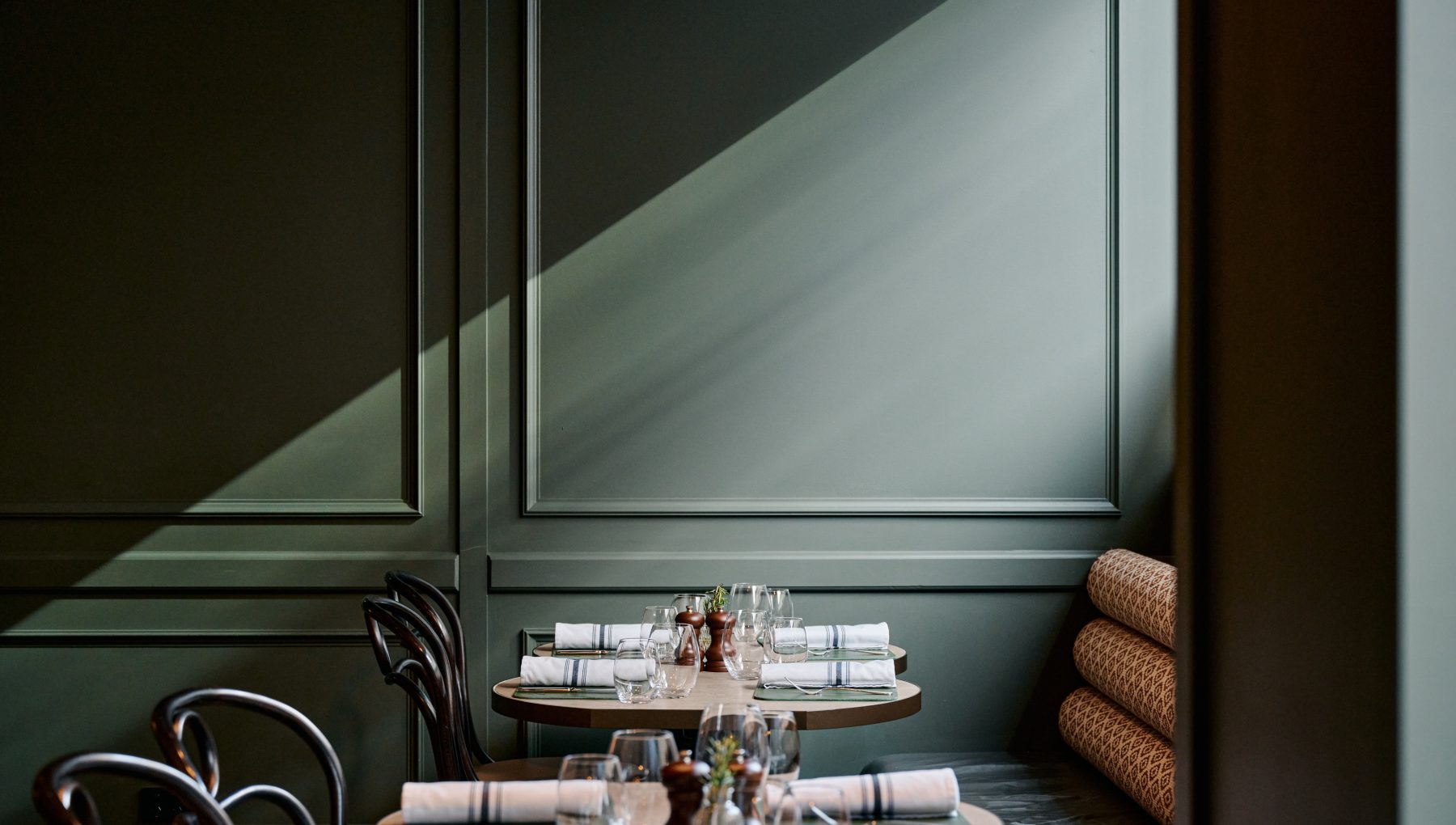 Bossley Bar & Restaurant | Rydges Melbourne Hotel