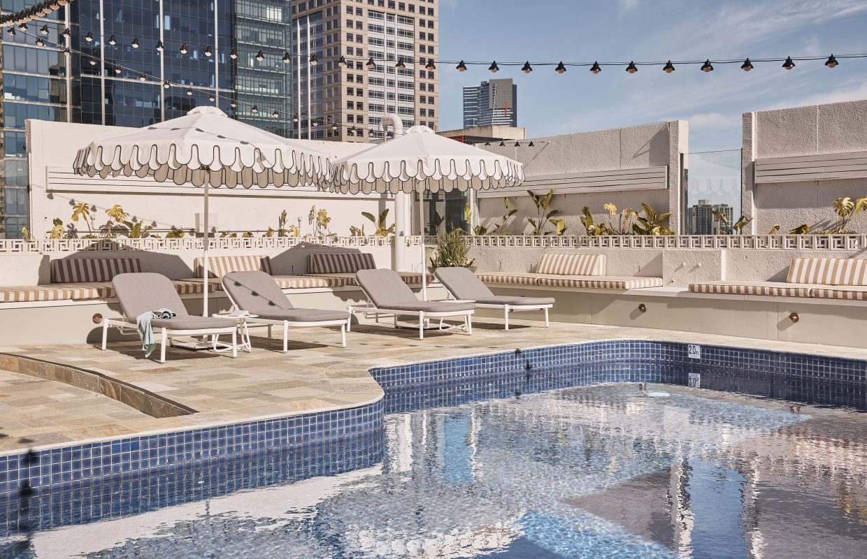 Rydges Melbourne_Rooftop Pool