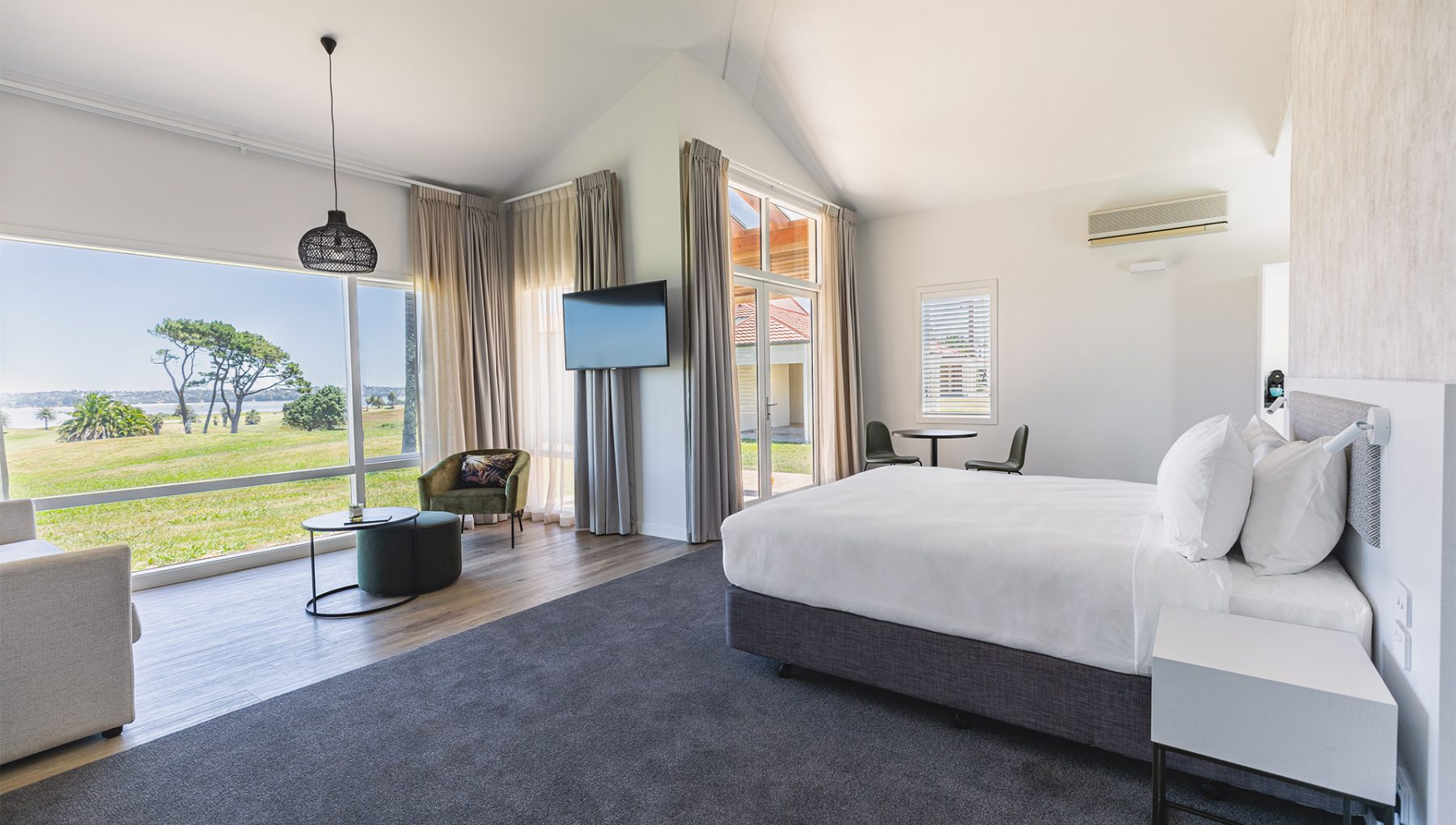 Auckland Stay Deluxe King Villa - Rydges Formosa Golf Resort
