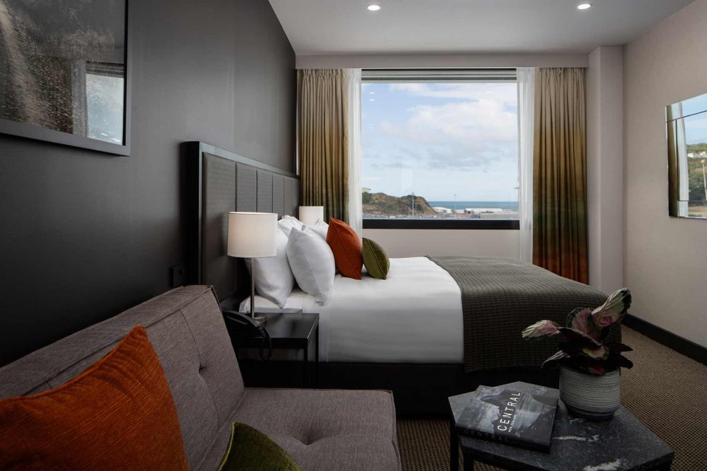 Superior South King Room Rydges Wellington Airport