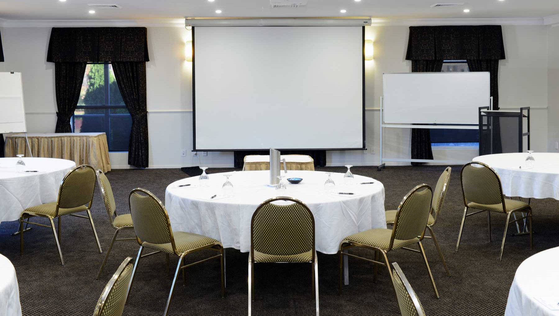 Dumaresq Room - Cabaret Setup - Functions Room - Powerhouse Hotel Armidale by Rydges