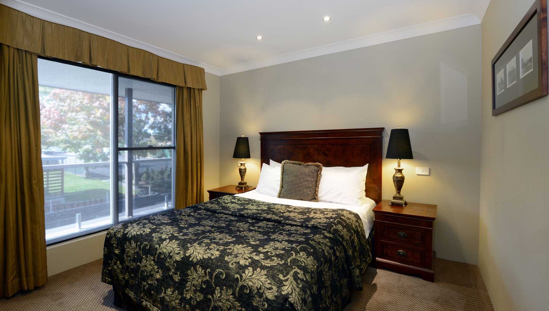 Kitchen Suite - Main Bedroom - Rydges Armidale