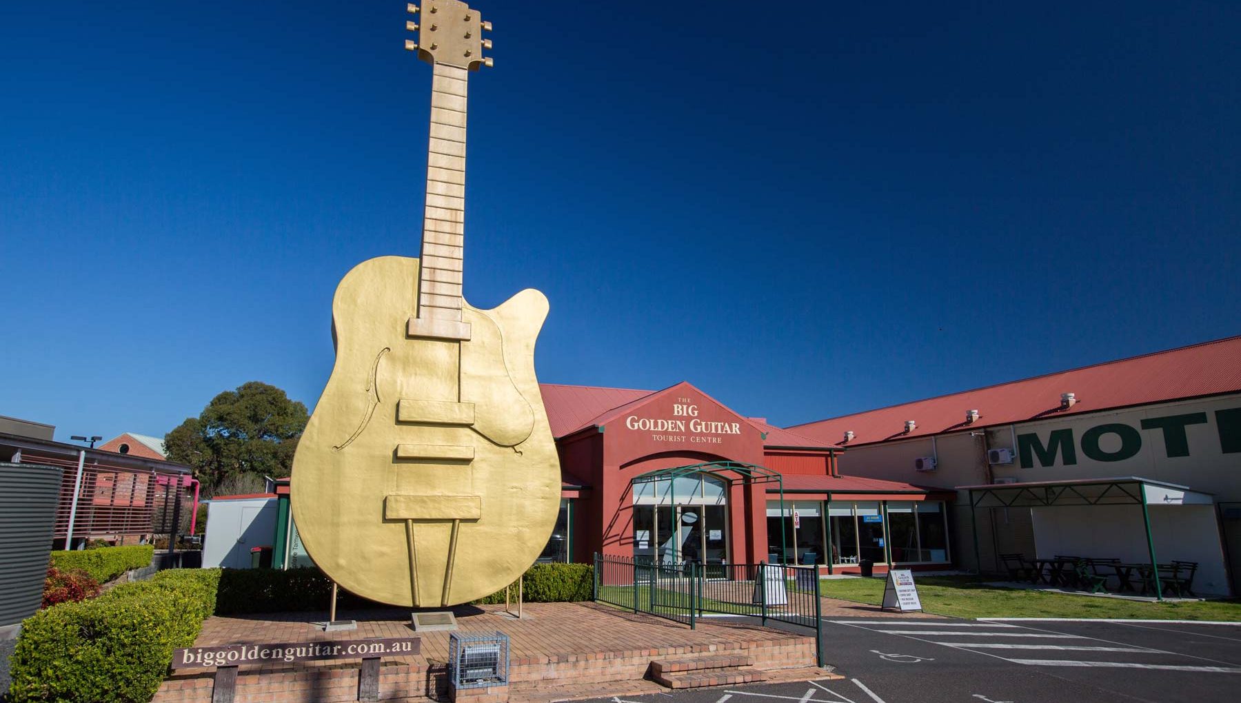Big Golden Guitar Tourist centre - Things to Do near Powerhouse Hotel Tamworth