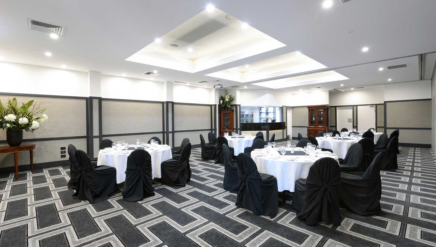 Courtenay Room - Cabaret Setup 3 - Powerhouse Hotel Tamworth - Meetings and Events Venues