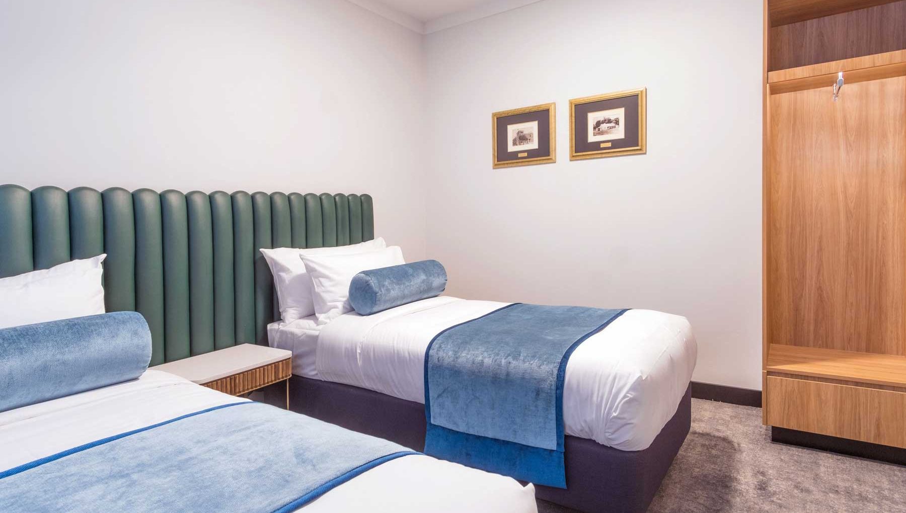 Powerhouse Family Room - Twin Single Beds