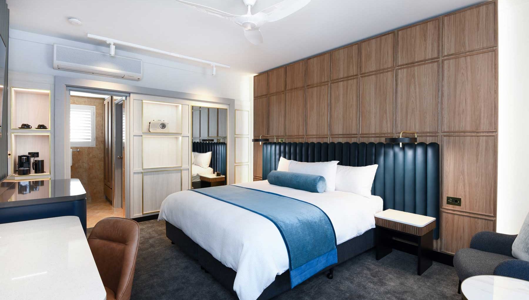 Powerhouse King Room - Bedroom