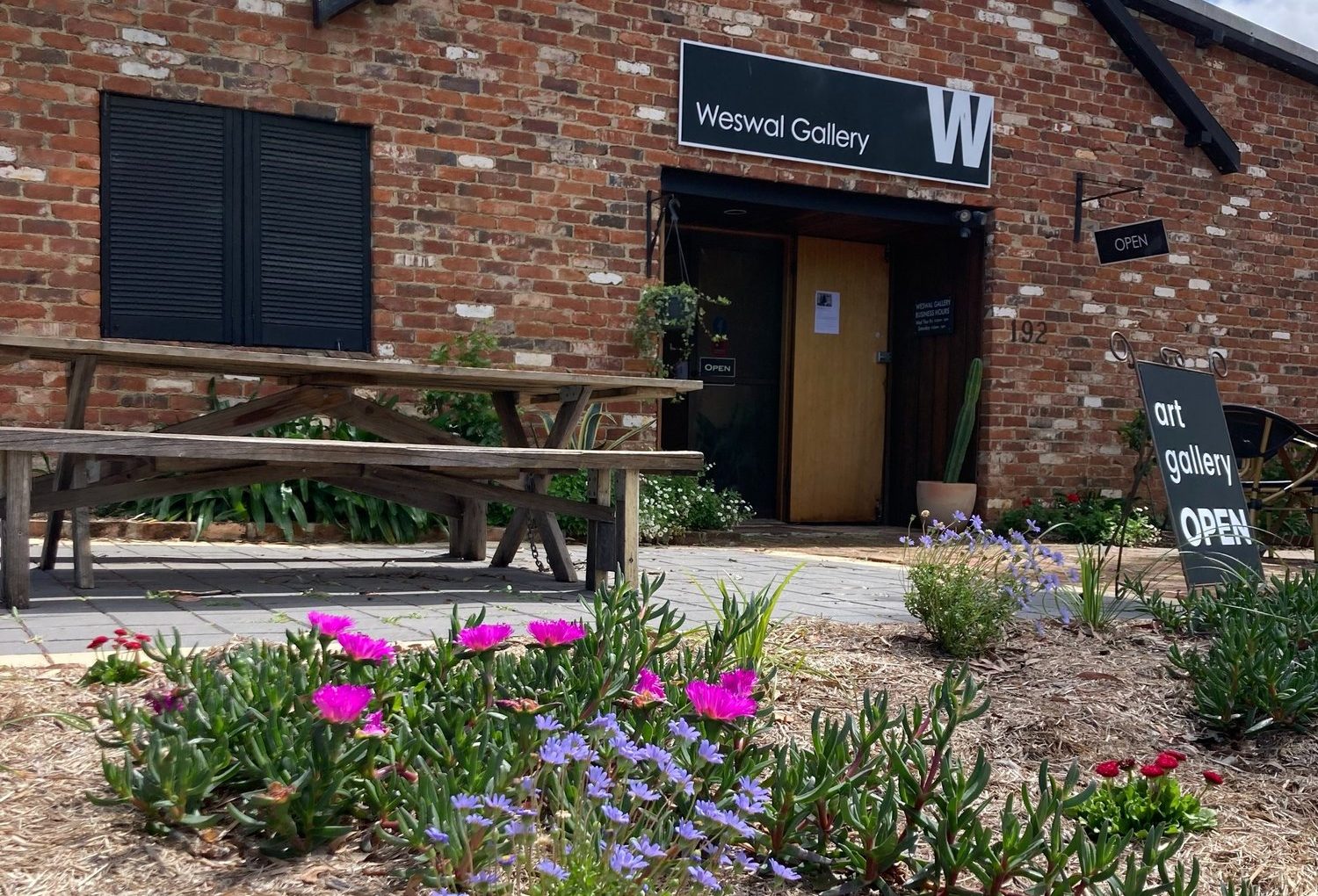 Weswal Gallery & Deva Cacao Chocolate Cafe