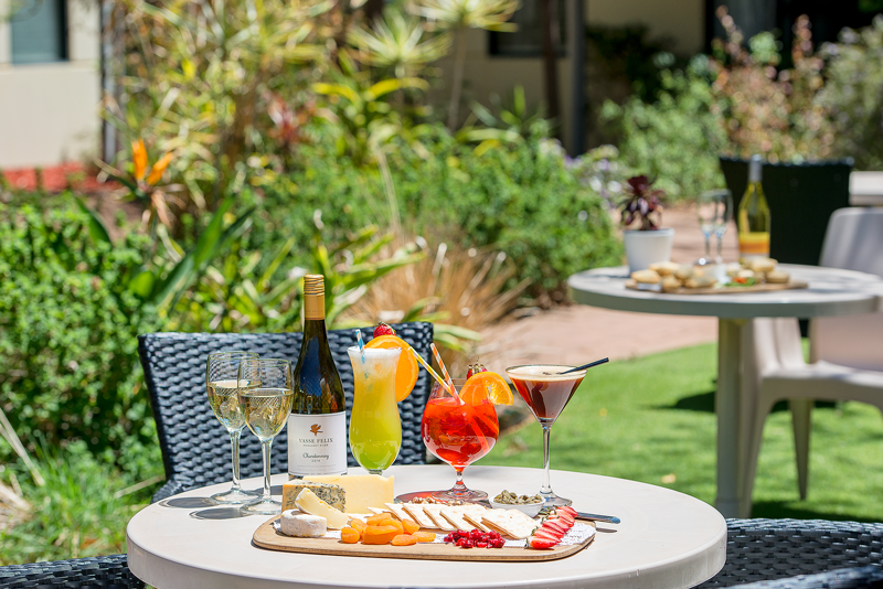 Rydges Kalgoorlie Hotel Poolside Catering