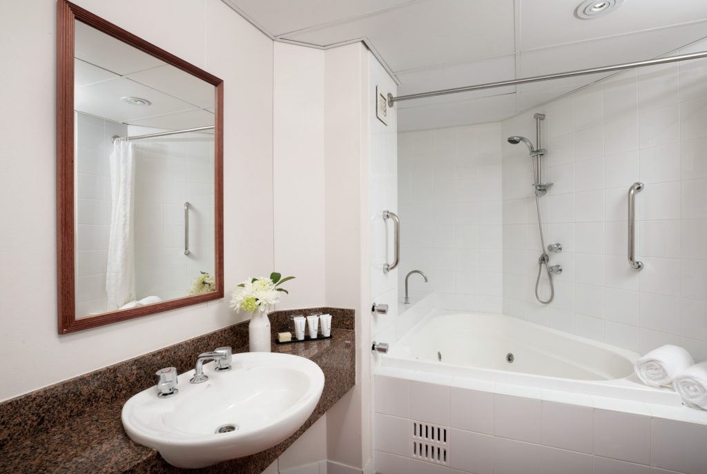King Spa Suite - Image 3