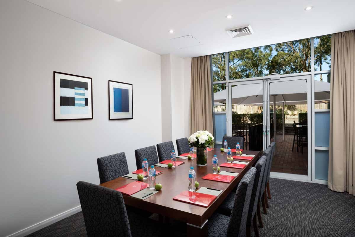 Rydges Bankstown - boardroom
