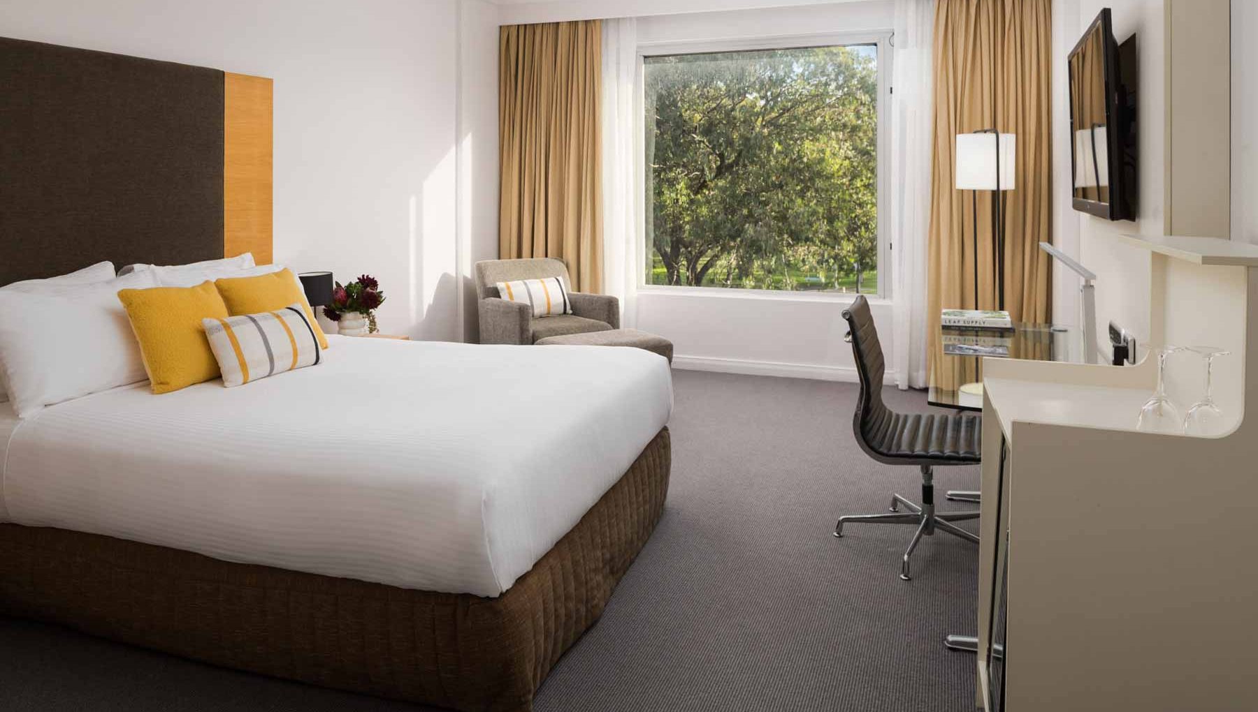 Queen Room - Rydges Bankstown