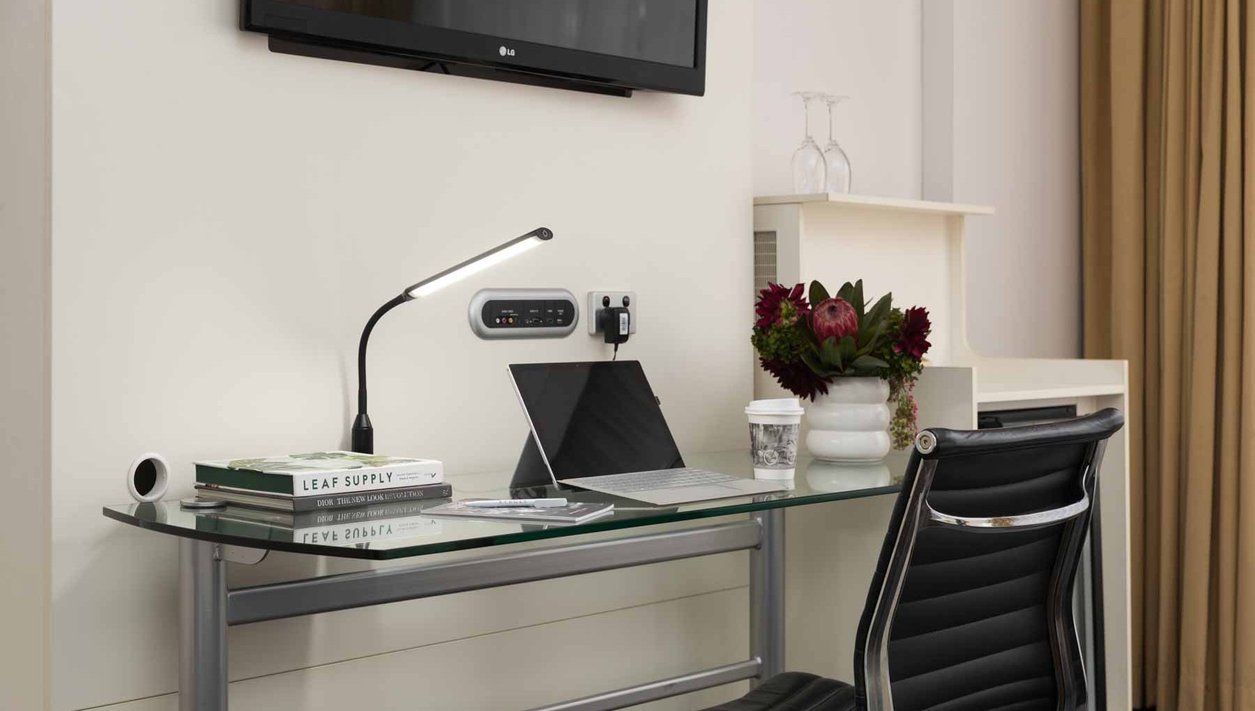 Queen Room - Study - Rydges Bankstown