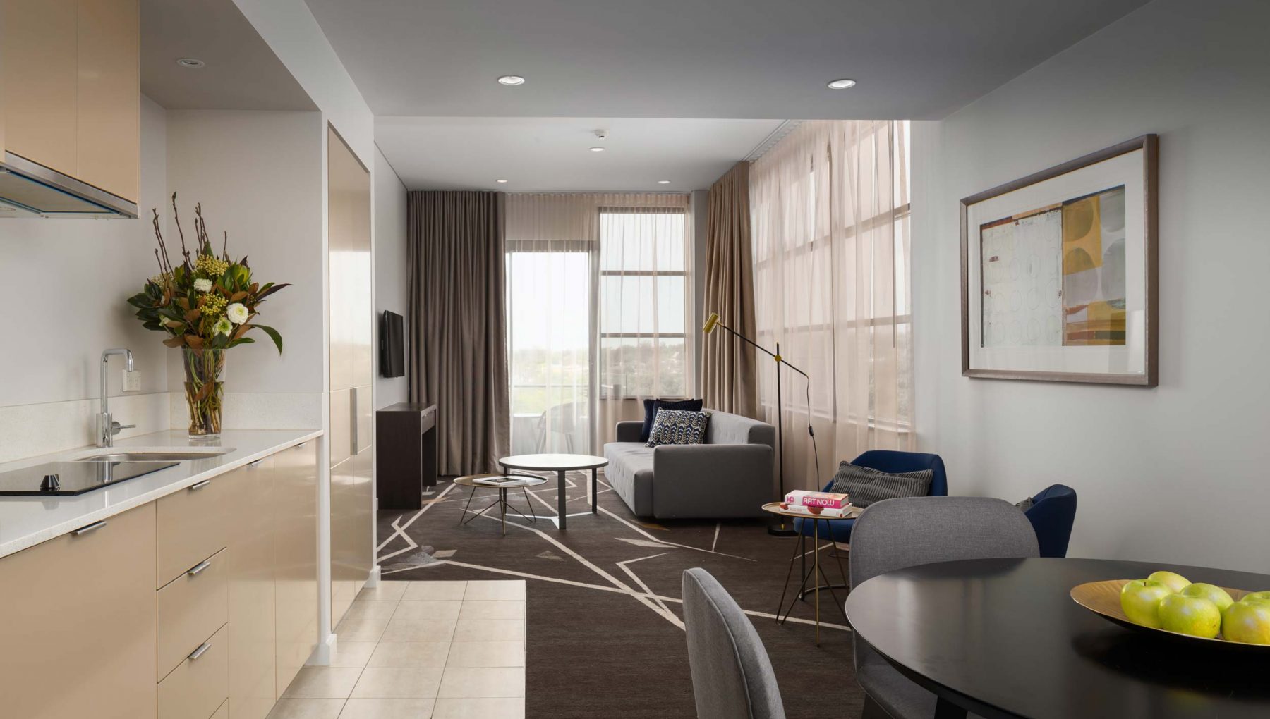 Rydges Campbelltown - 1 Bedroom Apartment - Lounge and Kitchenette