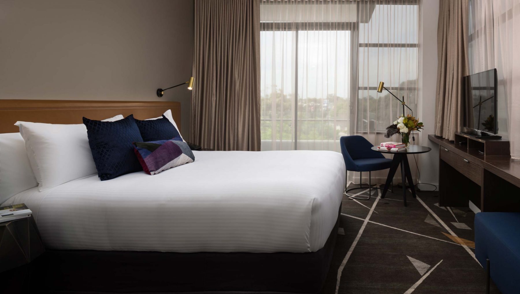 Rydges Campbelltown - Executive King Room - Bed
