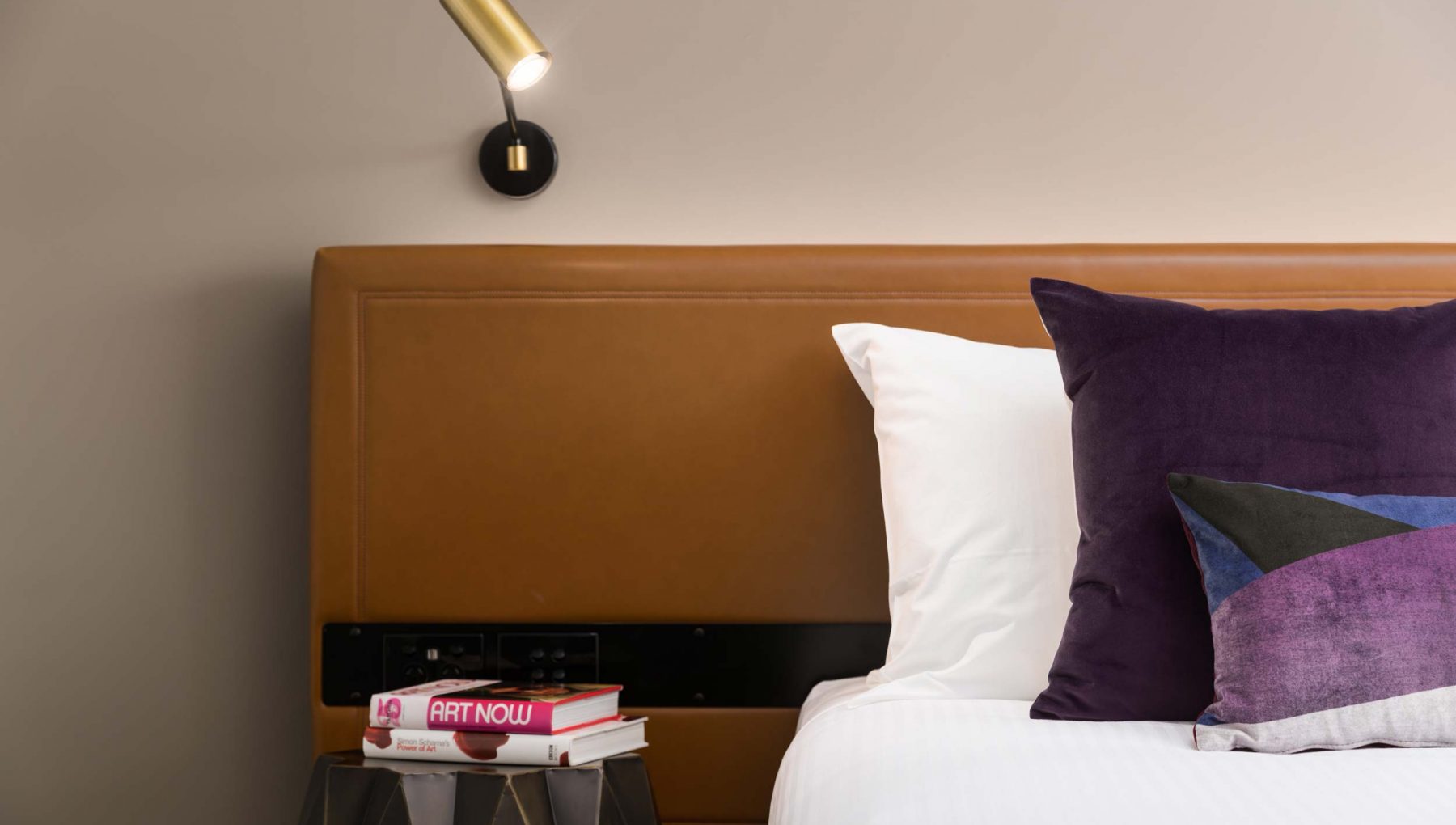 Rydges Campbelltown - Executive Twin Room - Bedhead