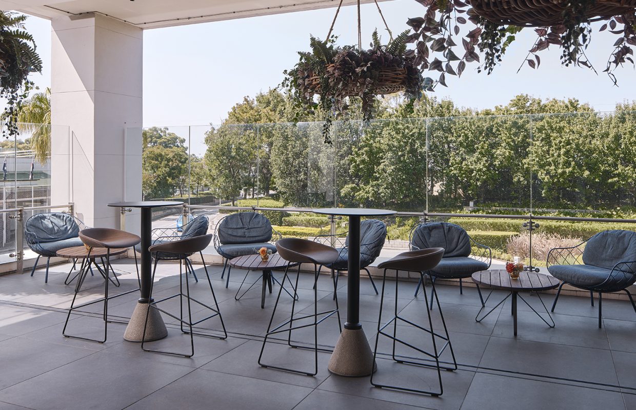 Patio – Cocktail Lounge