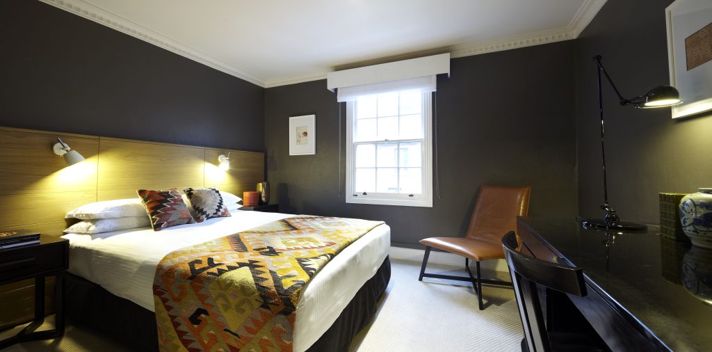 Heritage Deluxe King Room - Image 2