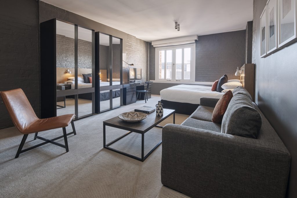 Studio King Suite - Image 1