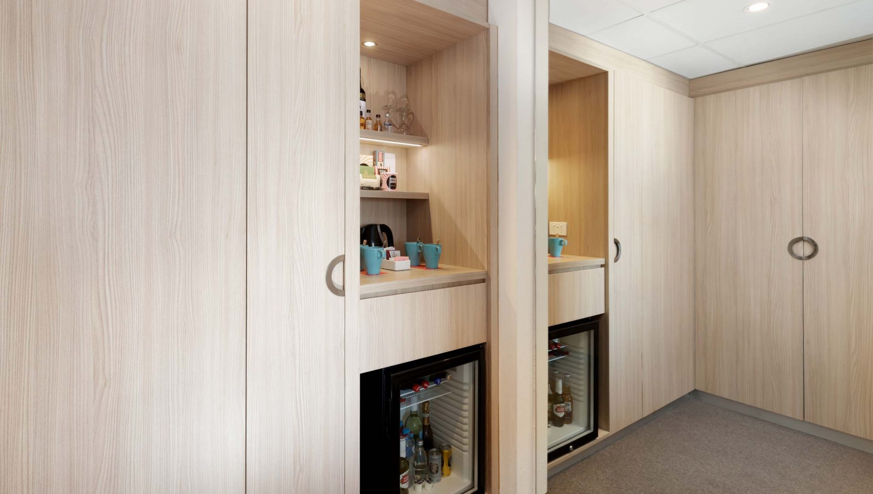 Rydges Parramatta - Strawberry Road Penthouse - Minibar and Wardrobe