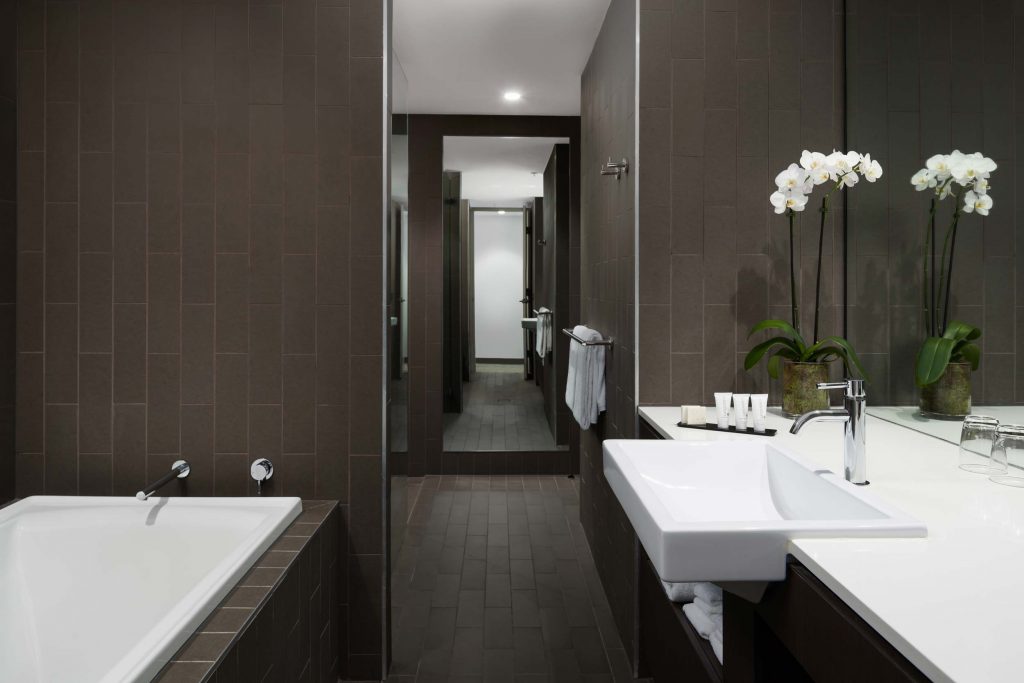 Rydges Sydney Airport - Executive Family Room - Bathroom