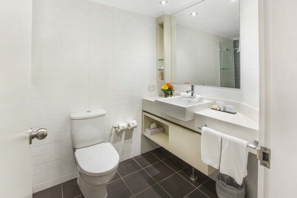 Rydges Sydney Central - Deluxe Room - Bathroom