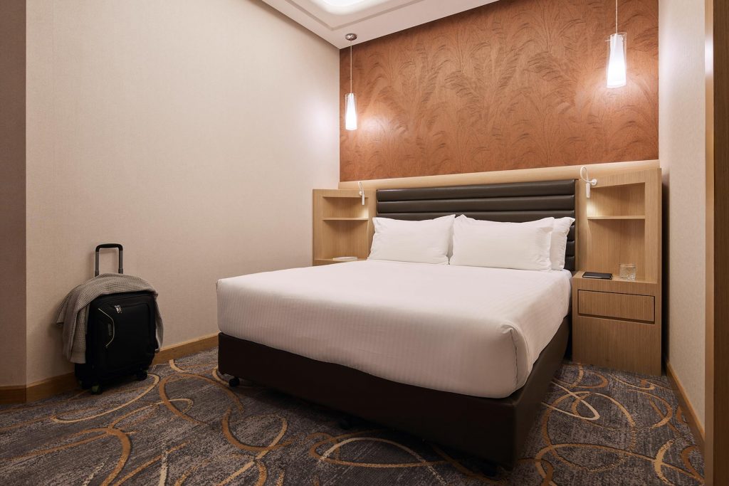 Atrium Queen Room - Image 1